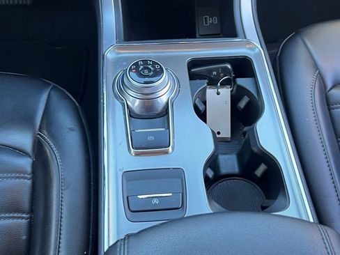 Used 2022 Ford Edge SEL image 23