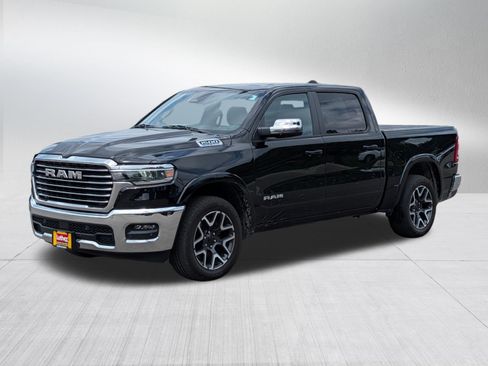 Used 2025 RAM 1500 Laramie AWD/4WD image 3