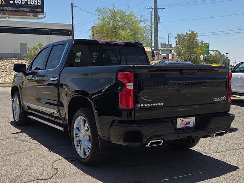 Used 2025 Chevrolet Silverado 1500 High Country AWD/4WD image 3