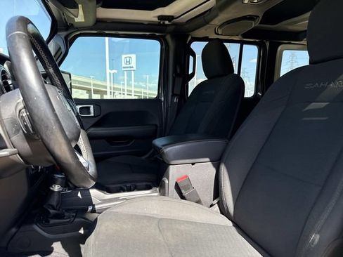 Used 2021 Jeep Wrangler Unlimited Sahara AWD/4WD image 7