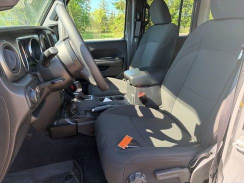 Used 2023 Jeep Wrangler Unlimited Sport AWD/4WD image 10