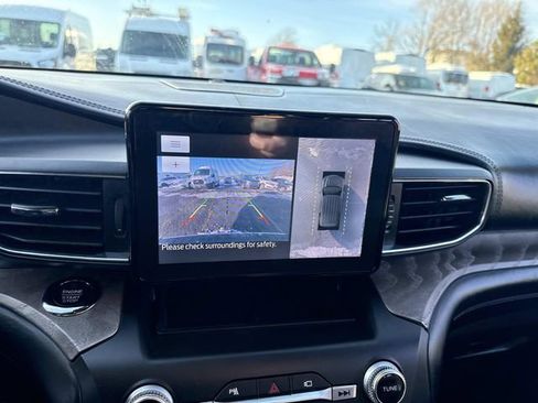 Used 2020 Ford Explorer Platinum image 31