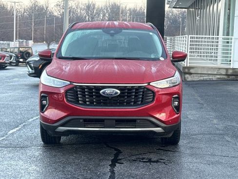 Used 2023 Ford Escape Platinum w/ Class II Trailer Tow Package image 17