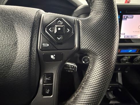 Used 2019 Toyota Tacoma TRD Off-Road AWD/4WD image 18