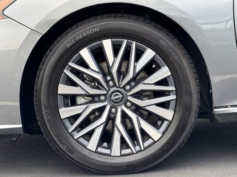 Used 2023 Nissan Altima 2.5 SV image 15