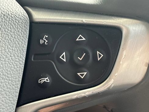 Used 2017 GMC Acadia SLE FWD image 28
