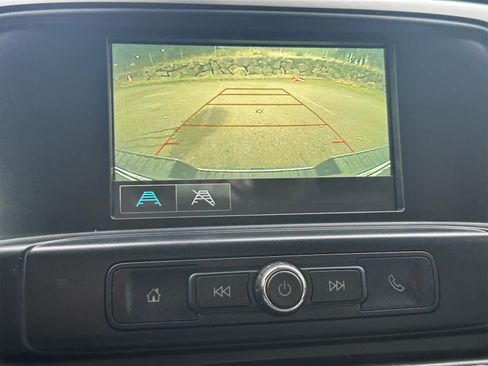 Used 2019 Chevrolet Silverado 1500 Custom w/ Custom Convenience Package image 17