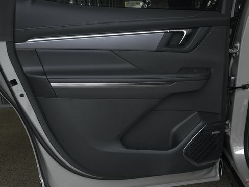 New 2026 Buick Enclave Sport Touring w/ LPO, Floor Liner Package FWD image 32
