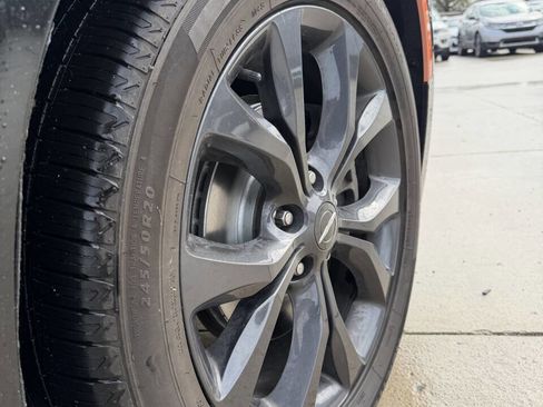 Used 2019 Chrysler Pacifica Touring Plus w/ S Appearance Package image 9