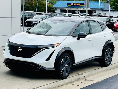 New 2024 Nissan Ariya AWD image 2