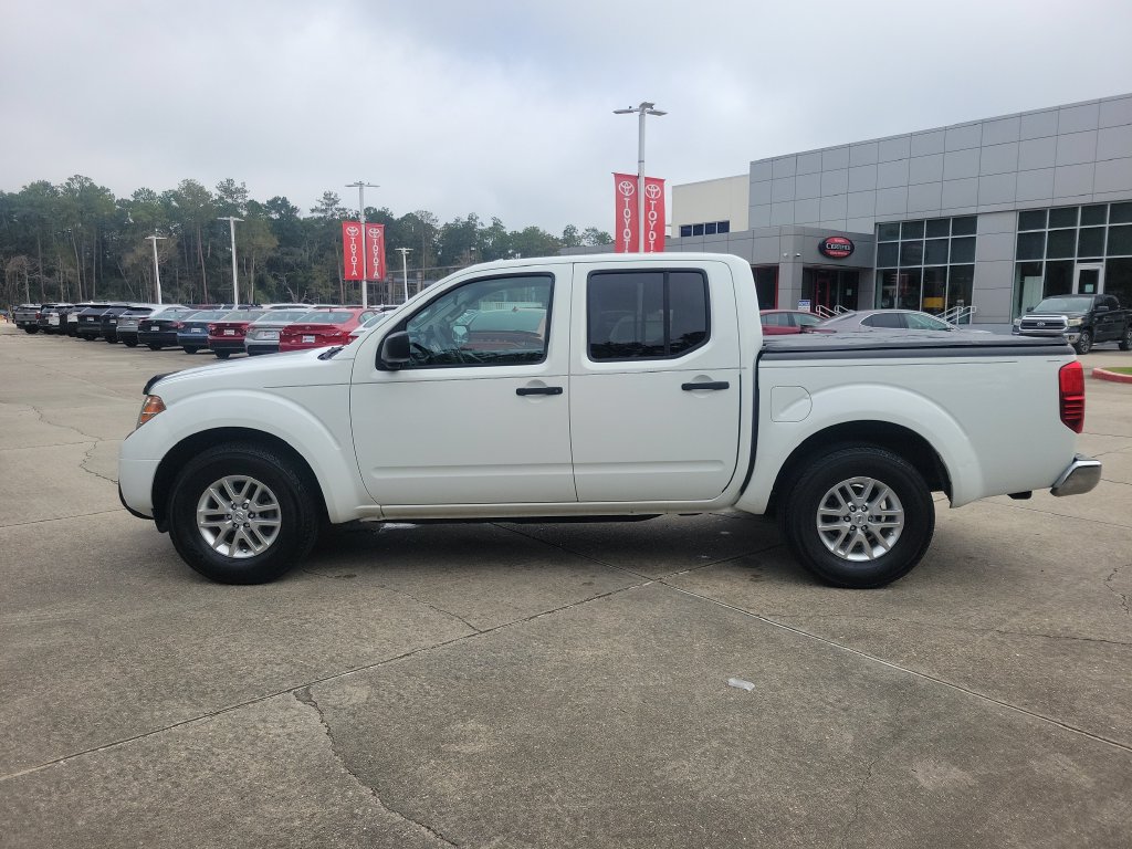 Used 2015 Nissan Frontier SV RWD image 2