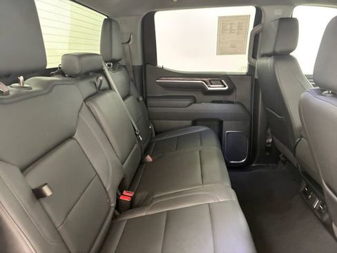 Used 2026 GMC Sierra 1500 SLT AWD/4WD image 16