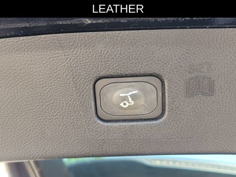 Used 2015 Ford Edge Titanium FWD image 7