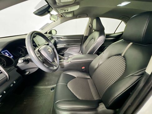 Used 2021 Toyota Camry SE image 14