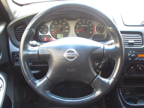 Used 2006 Nissan Sentra SE-R Spec V w/ (J01) Sunroof Pkg FWD image 21