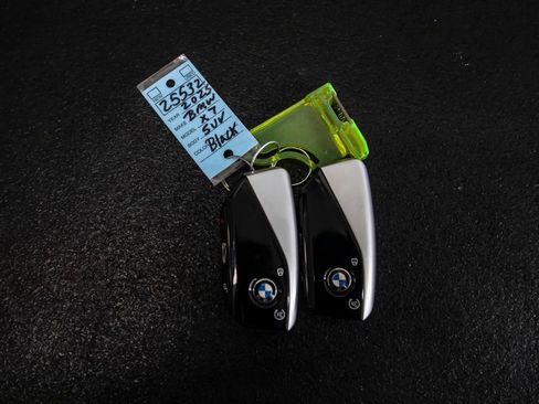 Used 2025 BMW X7 xDrive40i w/ M Sport Package image 55