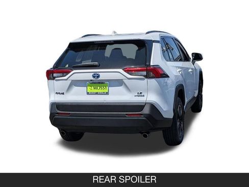 Used 2024 Toyota RAV4 LE AWD/4WD image 8