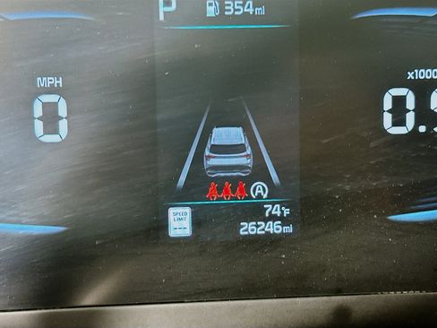 Used 2025 Kia Sportage LX image 19