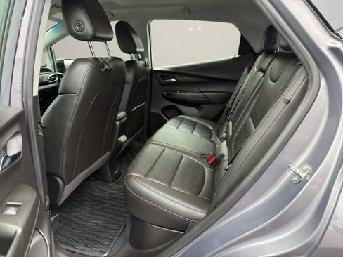 Used 2023 Chevrolet Bolt LT w/ Infotainment Package FWD image 10