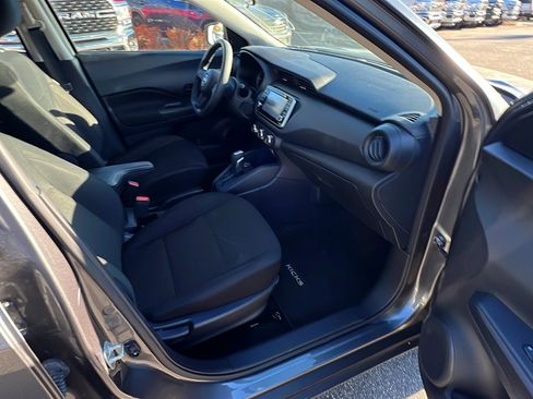 Used 2024 Nissan Kicks S image 19