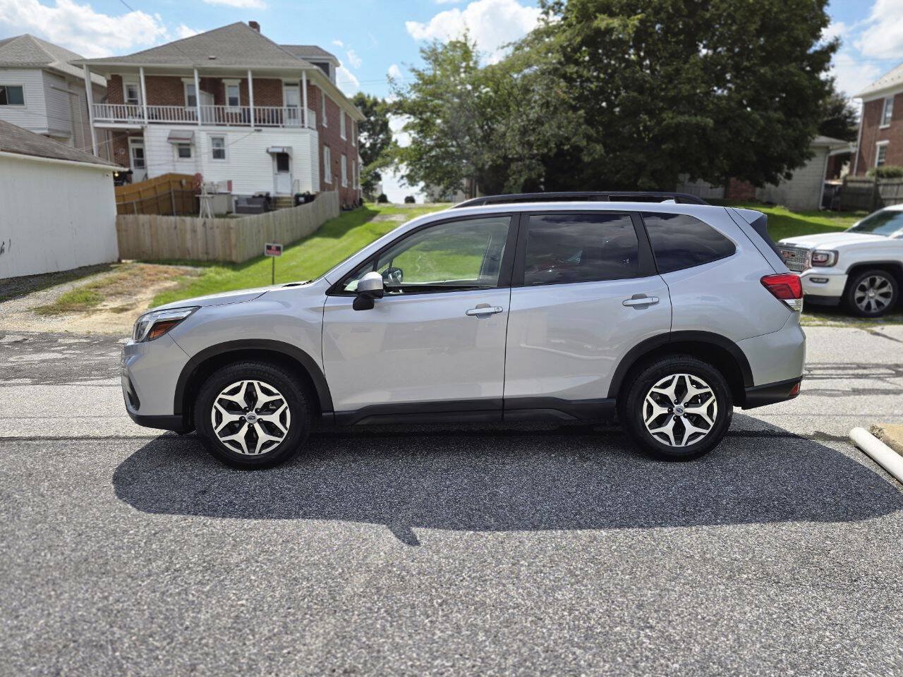 Used 2021 Subaru Forester Premium AWD/4WD image 8