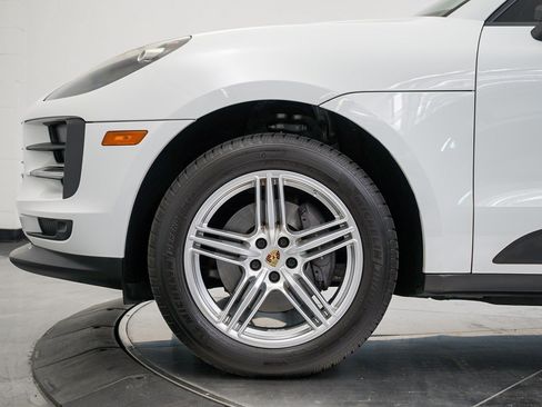 Used 2019 Porsche Macan AWD/4WD image 10