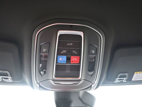 New 2026 Jeep Grand Cherokee L 2WD image 18