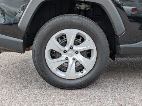 Used 2024 Toyota RAV4 LE image 9