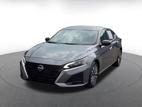 Used 2025 Nissan Altima 2.5 SV image 7