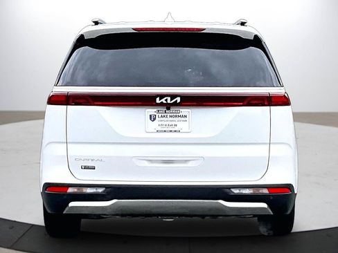 Used 2024 Kia Carnival SX image 8
