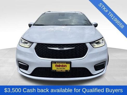 New 2026 Chrysler Pacifica Pinnacle image 2