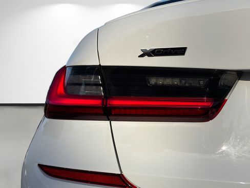 Used 2022 BMW M340i xDrive w/ Premium Package image 10