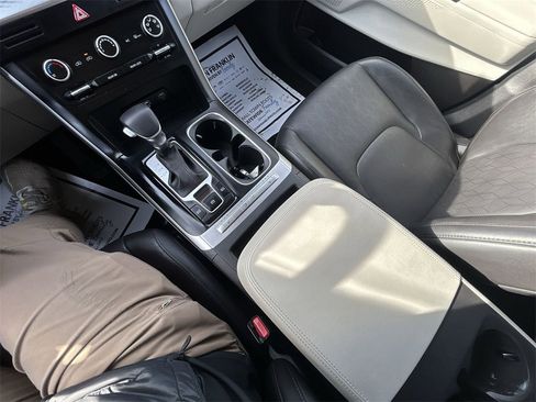 Used 2024 Kia Carnival LX image 26