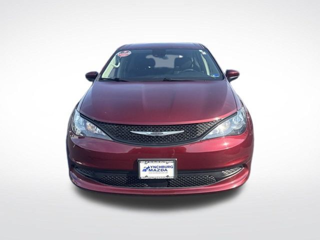 Used 2023 Chrysler Voyager LX FWD image 9