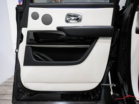 Used 2022 Rolls-Royce Cullinan image 57