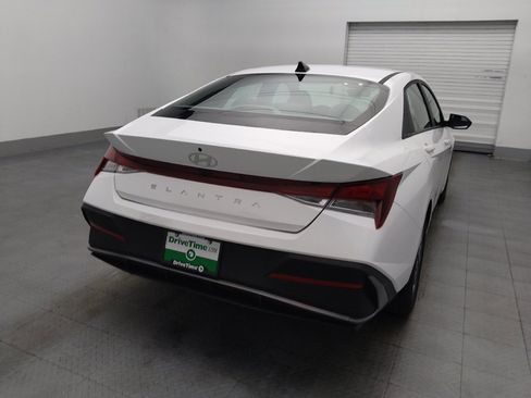 Used 2024 Hyundai Elantra SEL FWD image 7
