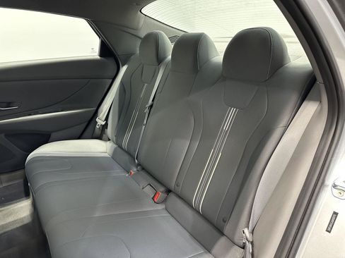 Certified 2021 Hyundai Elantra SEL FWD image 26