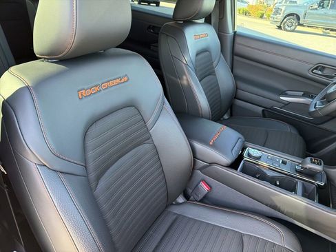 Used 2025 Nissan Pathfinder Rock Creek image 31