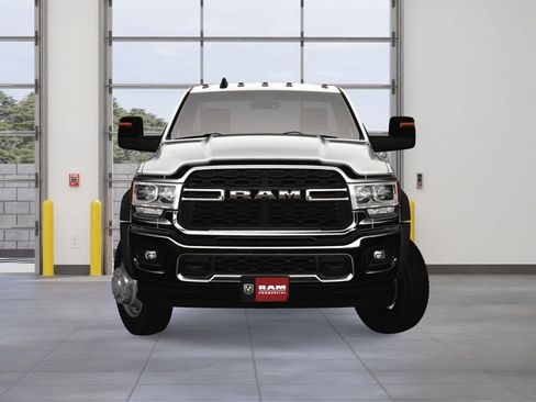 New 2023 RAM 5500 Tradesman AWD/4WD image 9