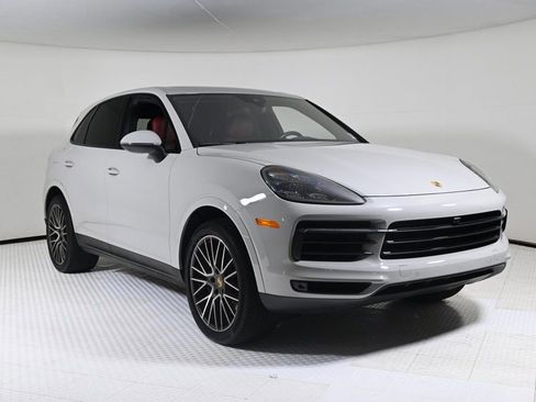 Certified 2022 Porsche Cayenne image 9