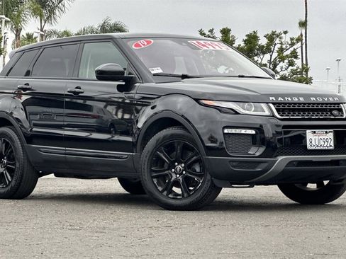 Used 2019 Land Rover Range Rover Evoque SE image 2