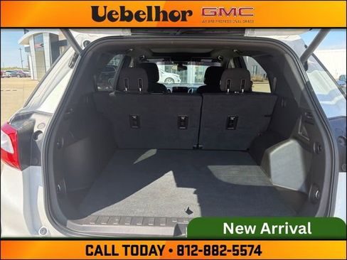 Used 2018 Chevrolet Equinox LT w/ Sun & Infotainment Package FWD image 9