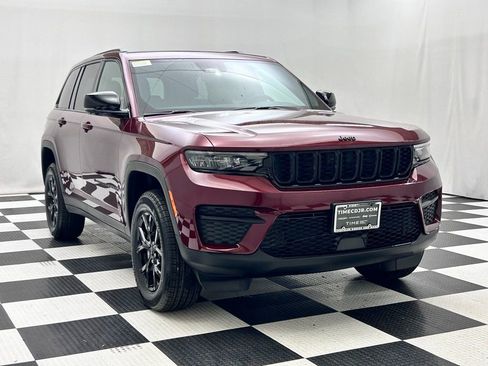 New 2025 Jeep Grand Cherokee Altitude image 2