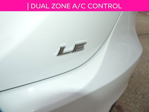 Used 2020 Toyota Camry LE FWD image 12