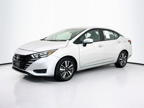 Used 2025 Nissan Versa SV FWD image 3