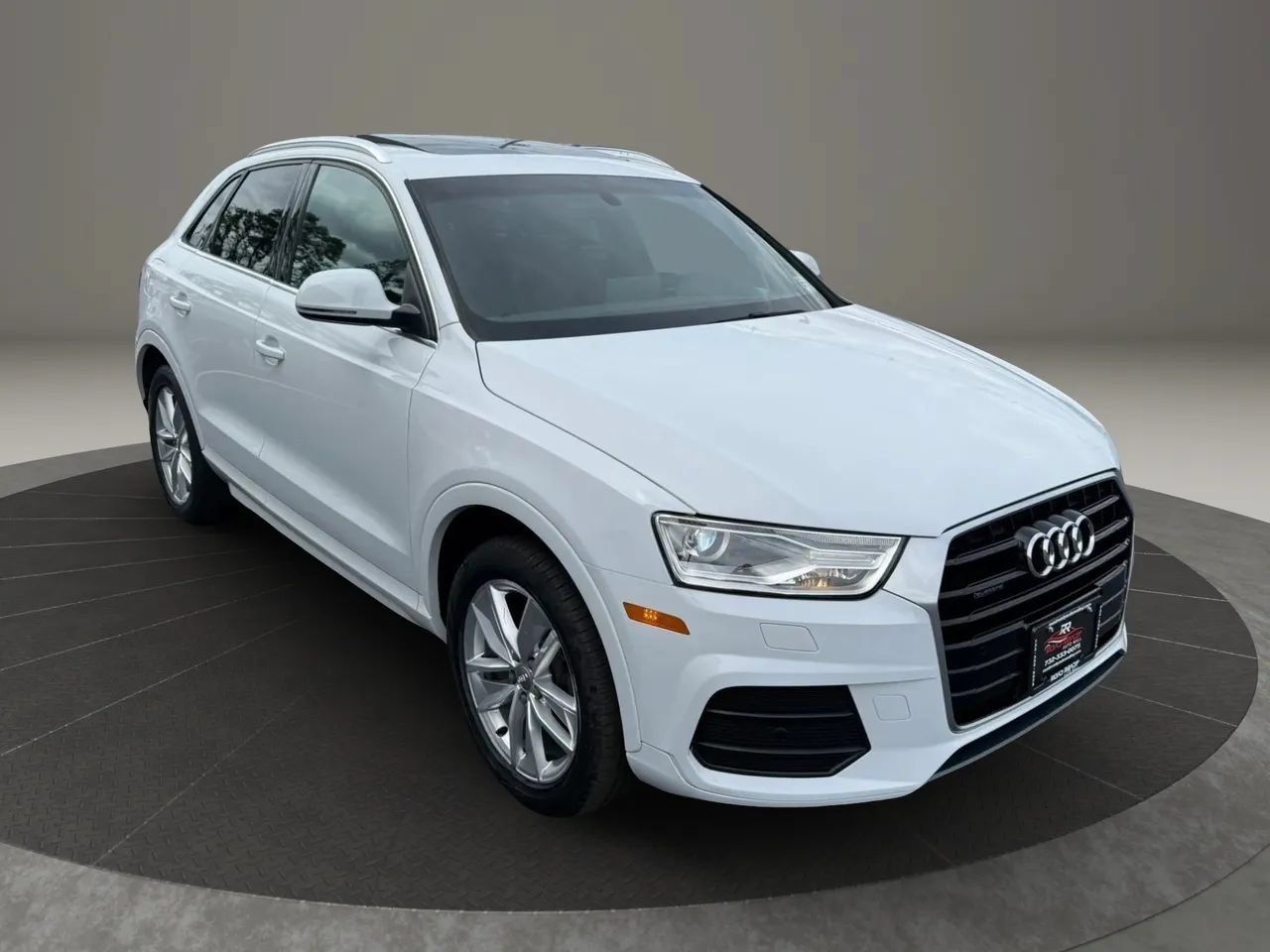 Used 2017 Audi Q3 2.0T Premium Plus w/ Premium Plus Package AWD/4WD image 5