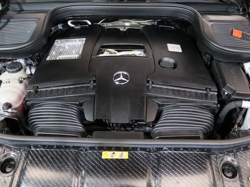 Used 2024 Mercedes-Benz GLS 580 4MATIC image 35