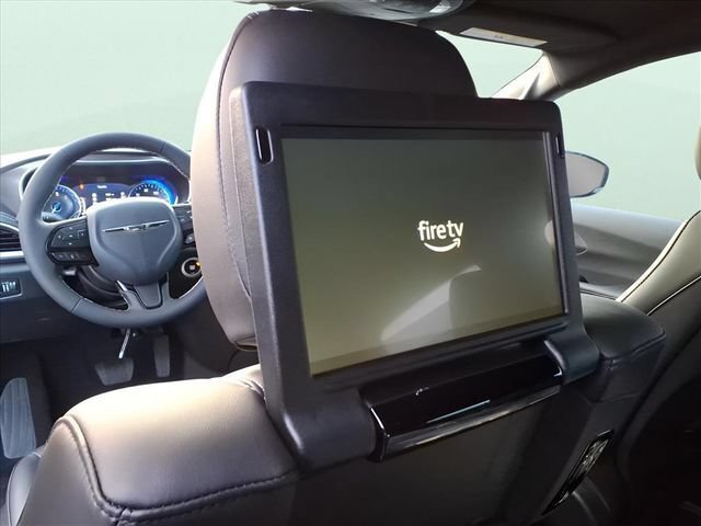 New 2026 Chrysler Pacifica Select AWD/4WD image 13