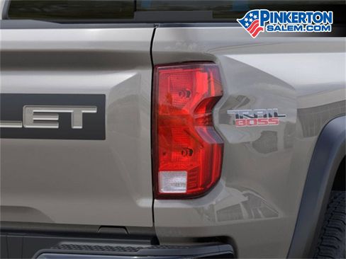 New 2026 Chevrolet Colorado Trail Boss w/ LPO, Tailgate Decal Package image 11