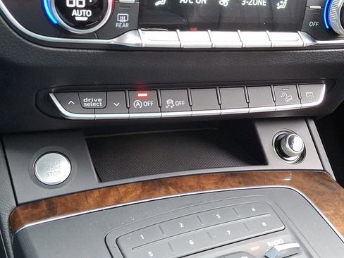 Used 2018 Audi Q5 2.0T Premium w/ Convenience Package image 24